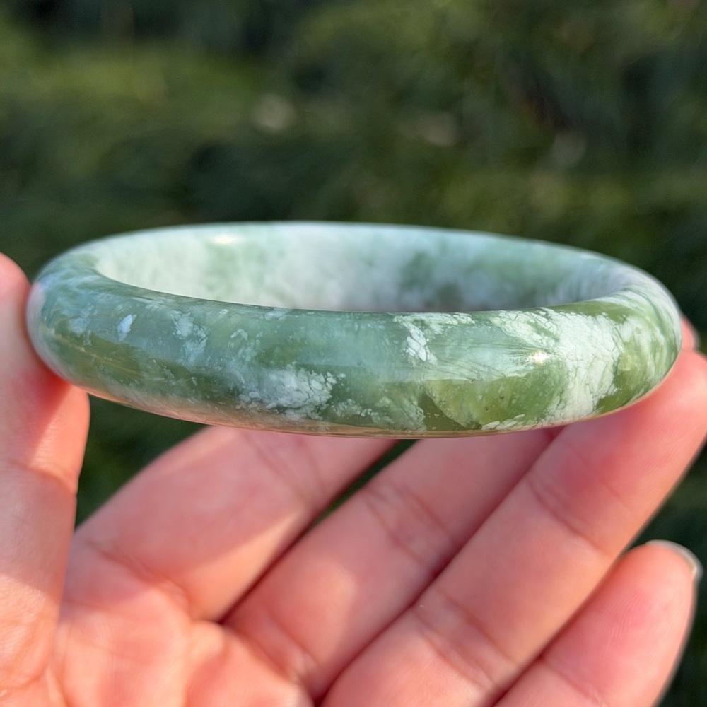 60.5mm inner diameter‎ green Xiuyu bangle 1216